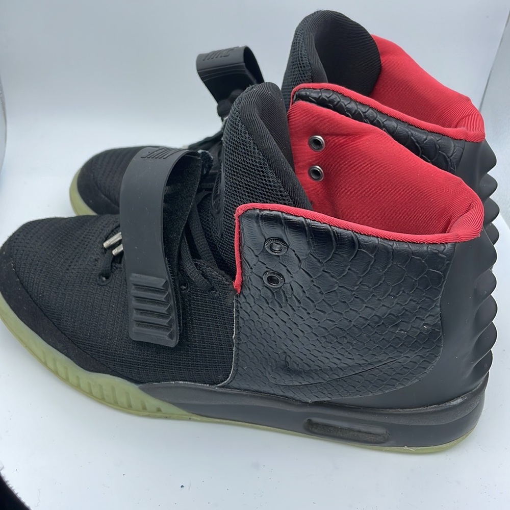Nike Air Yeezy 2 NRG Solar Red - Picture 2 of 14